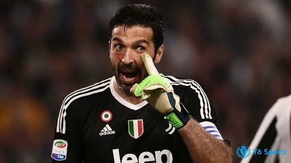 Cầu thủ đắt giá trên sân cỏ GIANLUIGI BUFFON