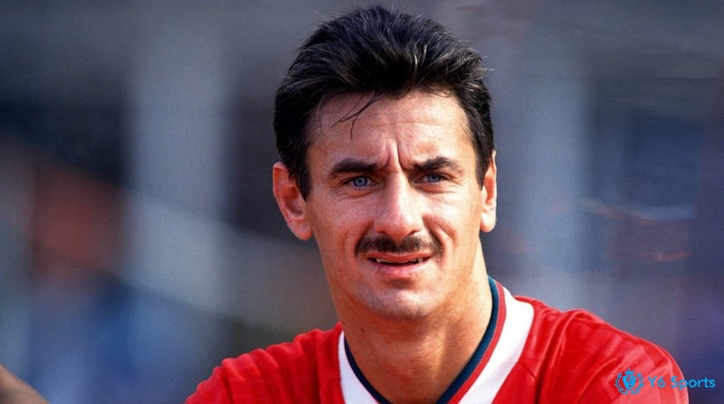 Một trong những tiền vệ hay nhất Liverpool trong lịch sử là Ian Rush