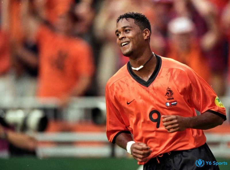 Patrick Kluivert là một tiền đạo Hà Lan tài năng