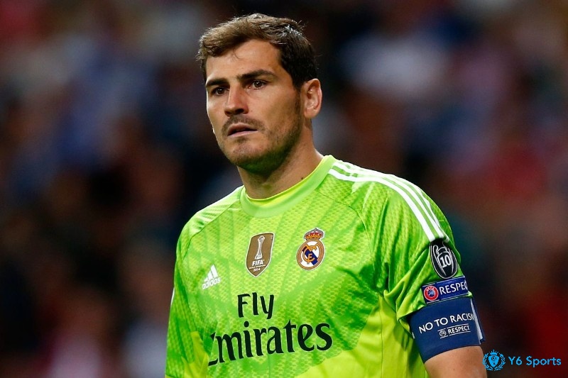  Iker Casillas là một trong những thủ môn xuất sắc nhất giải đấu cúp C2 thời đại của mình