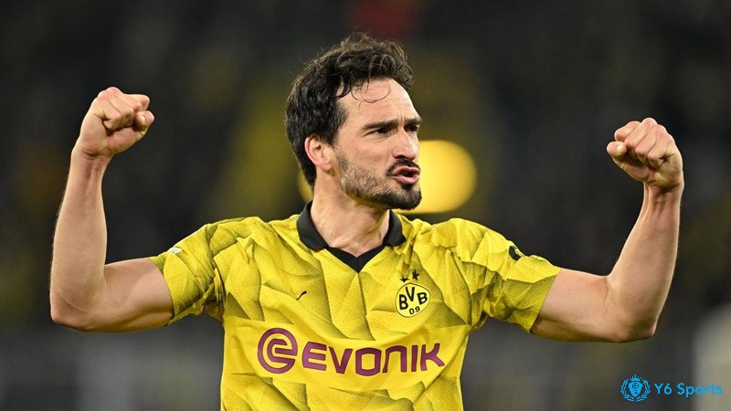 Trung vệ trẻ tuổi Mats Hummels thuộc top trung vệ hay nhất Bundesliga gây ấn tượng mạnh với fan