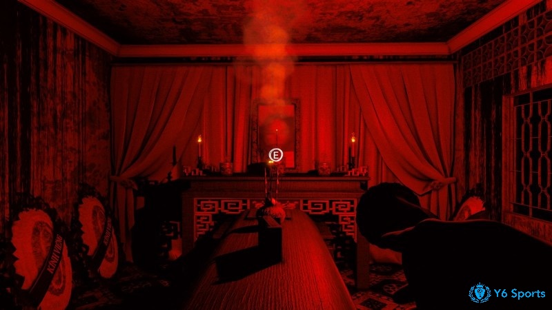 Trong game Thần Trùng (The Death) xuất hiện căn phòng đỏ rực cùng bức ảnh thờ một cô gái trẻ và chiếc quan tài