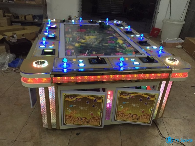 Máy bắn cá arcade tại trung tâm giải trí Nhật Bản những năm 2000.