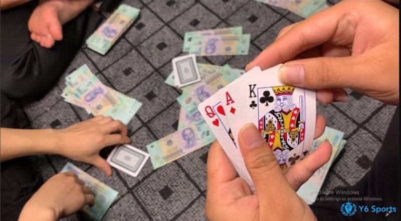 Ánh mắt, cử chỉ – tất cả đều “lên tiếng”. Đọc được đối thủ là đang nắm một nửa chiến thắng